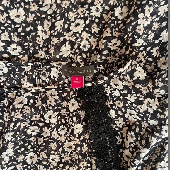 Vince Camuto | EUC Women’s Floral Blouse Size Small - Picture 9 of 9